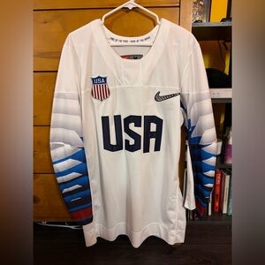 USA Hockey AUTHENTIC 2018 Olympic Hockey Jersey (Medium)